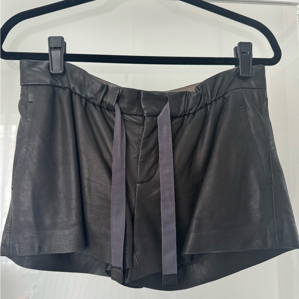 Vince leather shorts- size 2 in good condition